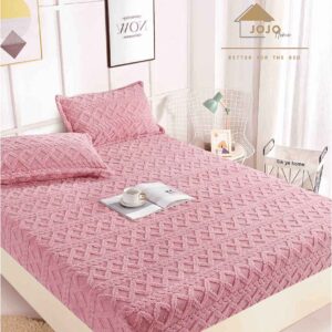 Husa pat Cocolino Tricot Premium J122 este alegerea eleganta pentru un somn calduros. Culorile rafinate reprezintă alegerea perfectă pentru dormitorul dumneavoastră.