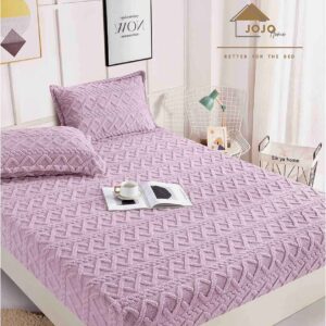 Husa pat Cocolino Tricot Premium J127 este alegerea eleganta pentru un somn calduros. Culorile rafinate reprezintă alegerea perfectă pentru dormitorul dumneavoastră.