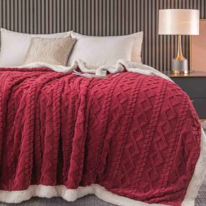 Patura Cocolino Tricot cu Blanita PJO15 este alegerea calduroasa pentru dormitorul dumneavoastră. Culorile rafinate reprezintă alegerea perfectă pentru dormitorul dumneavoastră.